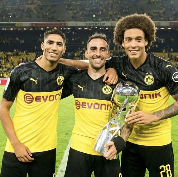Borussia Dortmund ăn mừng Siêu cúp nước Đức sau khi đánh bại Bayern ảnh 2