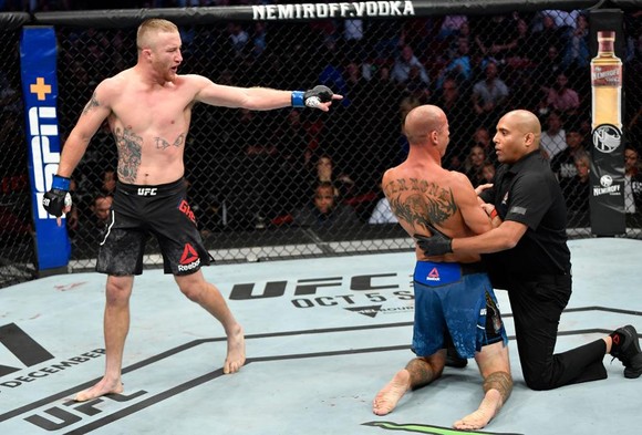 UFC: Hạ gục “Cao bồi” Cerrone, Gaethje gọi McGregor là “gã giải nghệ”, đòi đấu Khabib hoặc Ferguson ảnh 4