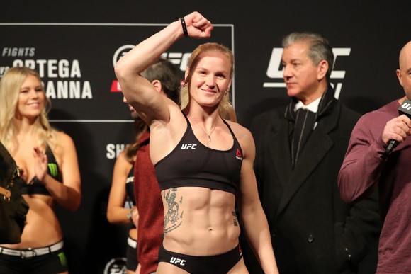 UFC: Xếp dưới cả “Nữ chiến binh” Nunes, McGregor vẫn hẹn quay lại vào tháng 12 ảnh 2