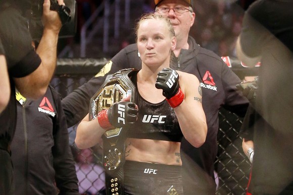 UFC: “Nữ gangster” Shevchenko bất ngờ bị đình chỉ thi đấu 6 tháng, sau chiến thắng TKO Chookagian ảnh 1