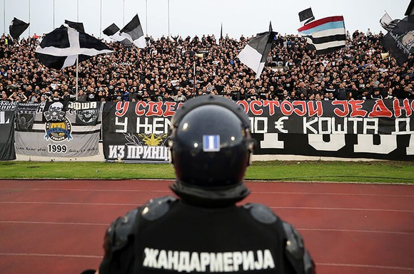 25 ngàn CĐV đến xem Trận Derby thành Belgrade: Cứ “quẩy” trước đã, còn lại tính sau! ảnh 2