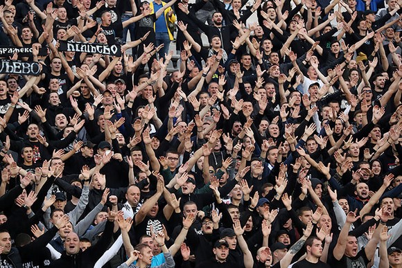 25 ngàn CĐV đến xem Trận Derby thành Belgrade: Cứ “quẩy” trước đã, còn lại tính sau! ảnh 4
