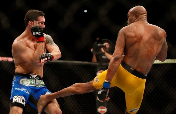 UFC 261: Weidman gãy xương cẳng chân, Shevchenko lần thứ 5 bảo vệ đai vô địch ảnh 2