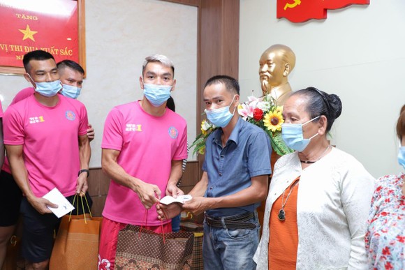 Sài Gòn FC: Giữa muôn trùng khó khăn vẫn duy trì hoạt động chia sẻ cộng đồng ảnh 1