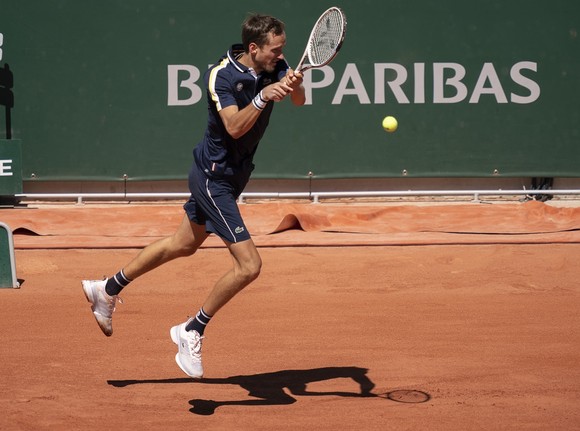 Roland Garros: “Hồng y” khiêu vũ, Roger Federer tái xuất hoàn hảo! ảnh 1