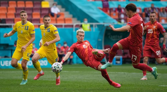 Ukraine - Bắc Macedonia 2-1: “2 Yar” lại nổ súng, 2 quả penalty kịch tính và Pandev thua tiếc nuối ảnh 2