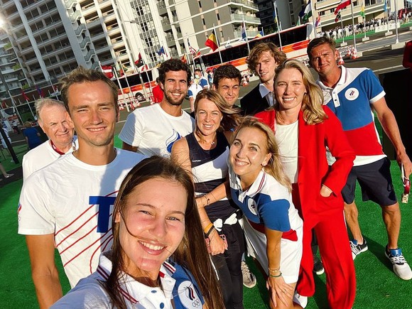 Alexander Zverev giành HCV đơn nam, bộ đôi Nga Andrey Rublev - Anastasia Pavlyuchenkova thắng HCV quần vợt cuối cùng ảnh 1