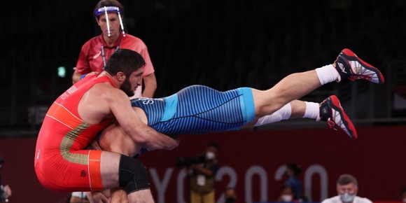 “Đại bàng Nga” Khabib Nurmagomedov khen ngợi “Xe tăng Nga” Abdulrashid Sadulaev ảnh 1