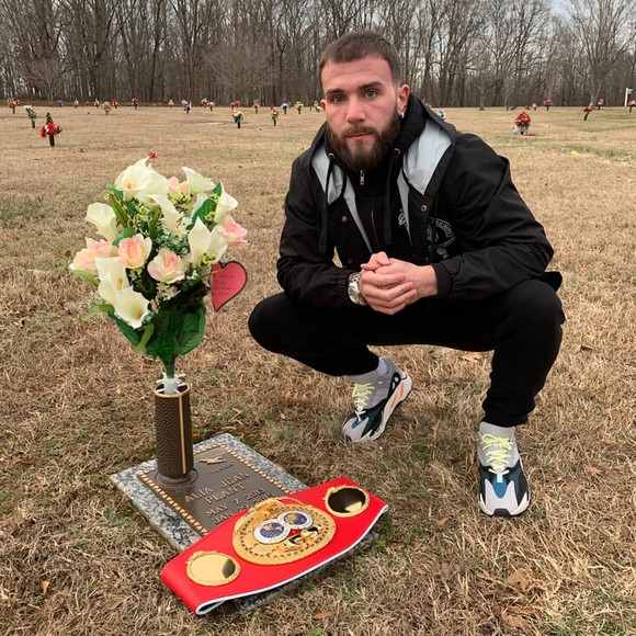 “Diệu thủ tiên sinh” Caleb Plant: Sống sót sau cái chết của con gái, đứng dậy giữ lời hứa của người cha ảnh 3