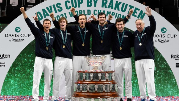 Quần vợt Nga kết thúc mùa giải 2021 bằng ngôi vô địch Davis Cup