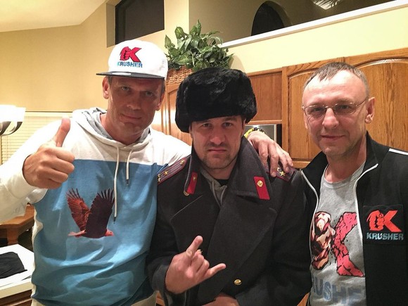 Sergey “Krusher” Kovalev: Từng thua sấp mặt Canelo Alvarez, vẫn đòi tái chiến và “đá đít” anh này ảnh 2