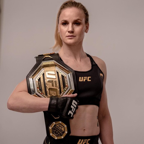 “The Real Deal” Amanda Serrano: Muốn thách đấu “Viên đạn” Valentina Shevchenko trong lồng sắt bát giác UFC ảnh 3