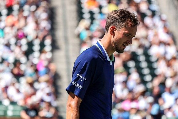 Indian Wells: Chồng của “Mỹ nhân Ukraine” loại tay vợt hàng đầu Nga Daniil Medvedev, Novak Djokovic sẽ tiếp quản lại ngôi số 1 ảnh 1