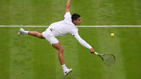 Wimbledon: Novak Djokovic khởi đầu chật vật với 4 ván, sẽ đấu đối thủ Australia đầu tiên kể từ sự cố Australian Open ảnh 2