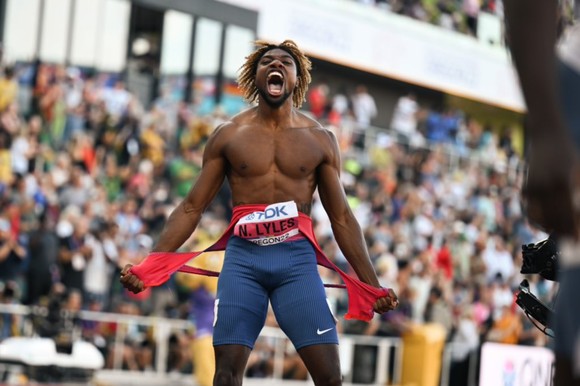 Giải điền kinh Vô địch thế giới 2022: Mỹ “càn quét” cự ly 200m nam, Jamaica thống trị cự ly 200m nữ ảnh 1