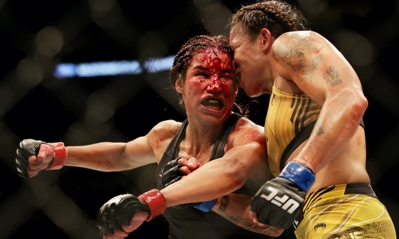 UFC 277 Pena vs Nunes 2: “Sư tử cái” Amanda Nunes báo thù “Hồ ly Venezuela” Julianna Pena, giành lại “ngôi Hậu” ảnh 2
