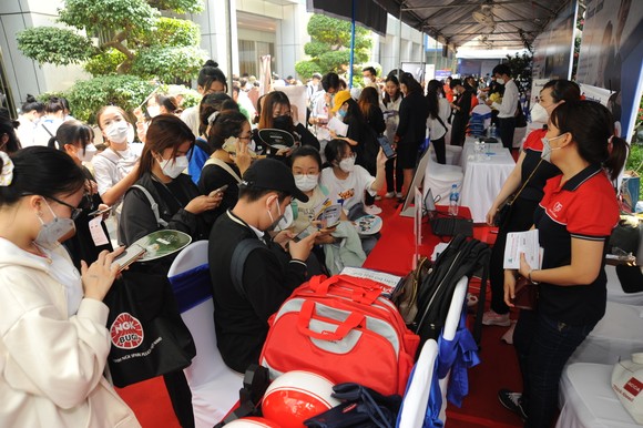 Kết nối sinh viên với doanh nghiệp trong ngày hội 'Tuyển dụng, việc làm năm 2022' ảnh 1