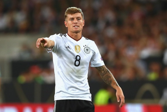 Toni Kroos trong màu áo tuyển Đức.