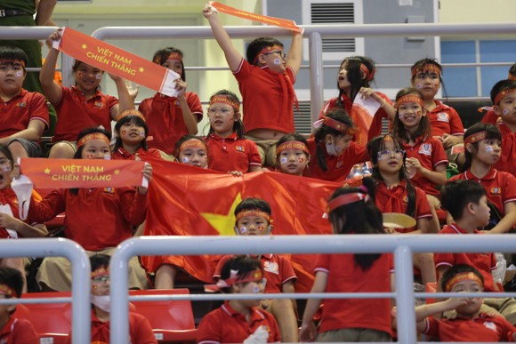 Bóng chuyền nữ Việt Nam thắng Indonesia 3-1 ở trận ra quân SEA Games 31 ảnh 2
