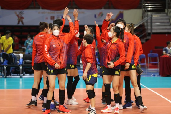 Bóng chuyền nữ Việt Nam thắng Indonesia 3-1 ở trận ra quân SEA Games 31 ảnh 1