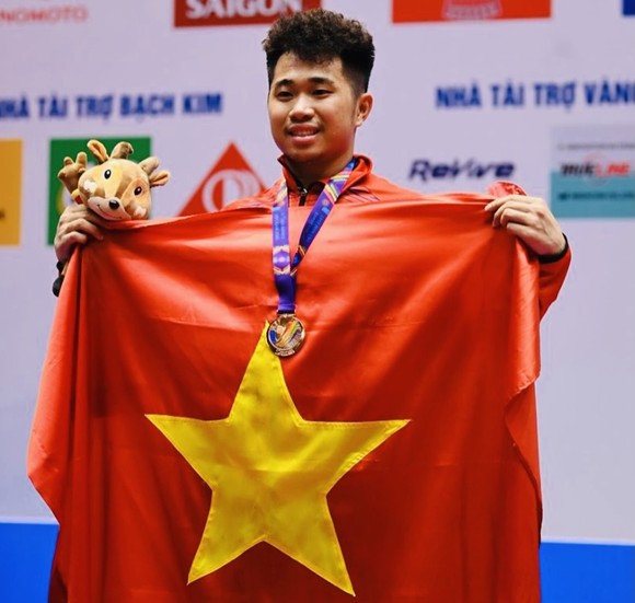 Nguyễn Đức Tuân đã là một phần lịch sử của bóng bàn nam Việt Nam tại SEA Games 31. Ảnh: TIẾN TUẤN.Dtri