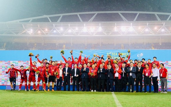 Đội tuyển bóng đá U23 nam Việt Nam đã được tặng thưởng Huân chương Lao động hạng Ba trước thành tích giành HCV tại SEA Games 31. Ảnh: DŨNG PHƯƠNG