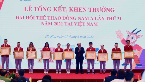 Thủ tướng Phạm Minh Chính biểu dương các cá nhân, tập thể đã nỗ lực hết mình tại SEA Games 31 ảnh 3