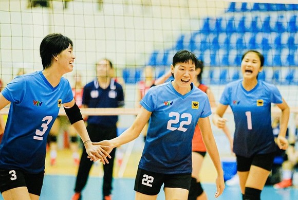 VTV Bình Điền Long An mạnh dạn đưa nhiều cầu thủ trẻ vào sân để cùng các đàn chị Thanh Thúy, Ngọc Hoa chơi tốt năm nay. Ảnh: T.THẢO