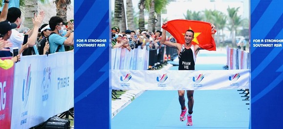 Thành công của VĐV Phạm Tiến Sản ở môn duathlon tại SEA Games 31 càng là động lực để Liên đoàn ba môn phối hợp Việt Nam sẽ sớm ra mắt. Ảnh: KHOA TRẦN