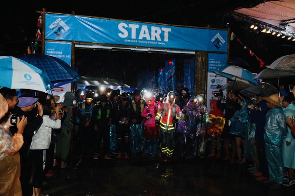 Cuộc đua marathon leo núi tại Sapa chính thức tranh tài vào sáng 9-9. Ảnh: VMM