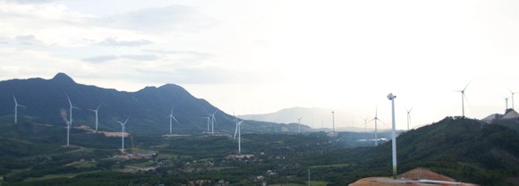 Trên đại công trường điện gió ở huyện miền núi Quảng Trị ảnh 24