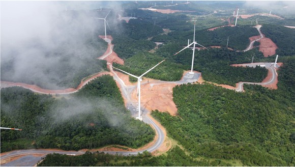 Trên đại công trường điện gió ở huyện miền núi Quảng Trị ảnh 2