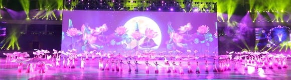 Những hình ảnh đẹp và lung linh của Lễ khai mạc SEA Games 31 ảnh 10