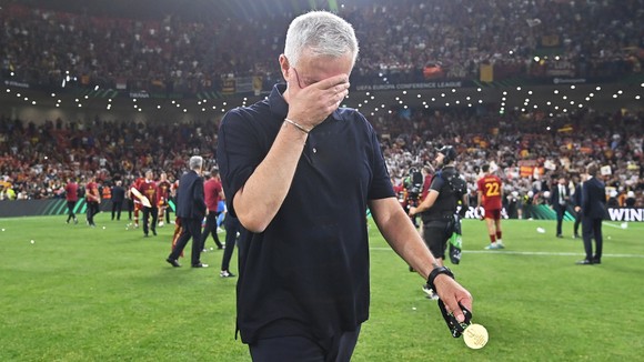 Vô địch Europa Conference League, Mourinho thiết lập một loạt kỷ lục cùng Roma ảnh 2
