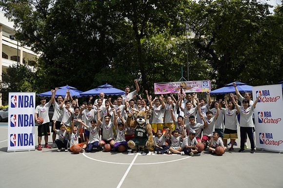NBA trao tặng sân bóng rổ cho ĐH Y Dược TPHCM