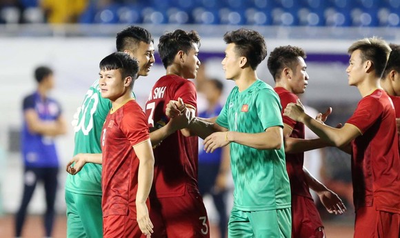 Thủ thành Bùi Tiến Dũng hết cơ hội sửa sai ảnh 3