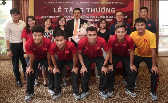 Acecook Việt Nam thưởng 500 triệu đồng cho đội tuyển bóng đá nam Việt Nam ảnh 1
