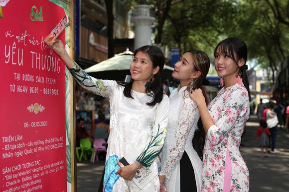 Ngày 8-3 đặc biệt của VĐV điền kinh TPHCM ảnh 6