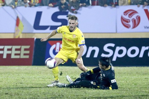 Khai màn V.League 2021: Chiến thắng “sốc” của đội nhà Nam Định trước Hà Nội ảnh 1