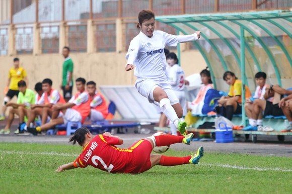 Đội nữ TPHCM I vô địch lượt đi ảnh 1