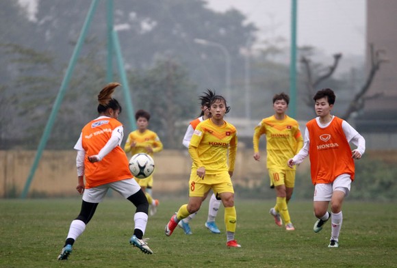 Các cầu thủ trẻ ở ĐT Việt Nam thắng dễ Hà Nội II