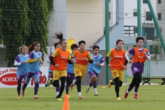 Đội tuyển nữ Việt Nam chỉ tập luyện tại Hà Nội, không đi Quảng Ninh như kế hoạch 