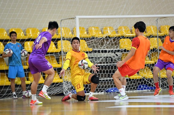 Đội tuyển futsal Việt Nam làm quen với khung giờ thi đấu ảnh 1