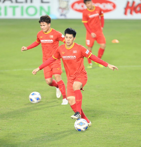 Văn Toản chấn thương, HLV Park Hang-seo gọi thêm thủ môn Quan Văn Chuẩn ảnh 1