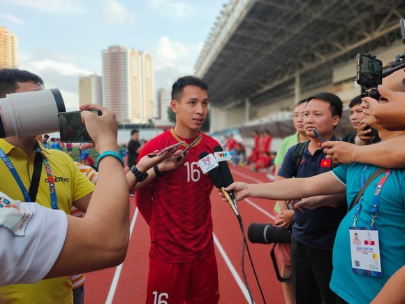 Đừng vội tạo áp lực lên vai Đỗ Hùng Dũng ở AFF Cup 2020 ảnh 1