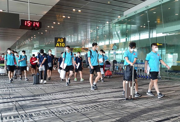 Đội tuyển Việt Nam đến Singapore, AFF Cup 2020 chính thức khởi động ảnh 1