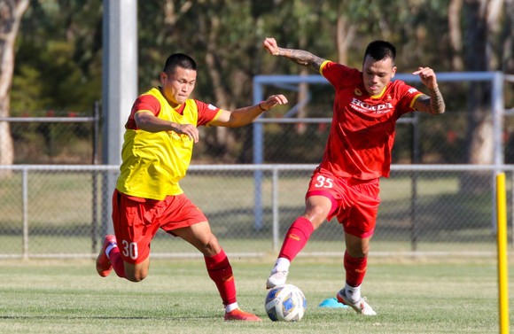 Đội tuyển Việt Nam ra sân tập buổi đầu tại Melbourne  ảnh 6
