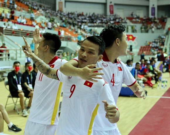 Niềm vui chiến thắng của các cầu thủ Việt Nam