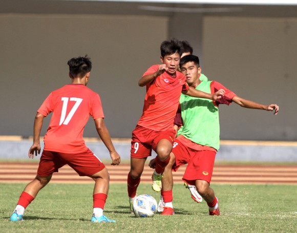 U16 Việt Nam giành vé vào bán kết 