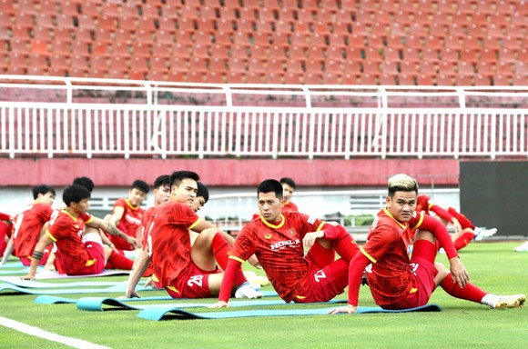 Đội tuyển Việt Nam bắt đầu khởi động cho AFF Cup 2022 ảnh 7